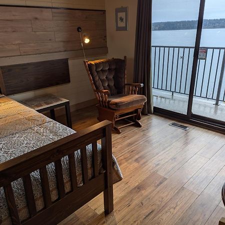Above Tide Motel Campbell River Exterior foto