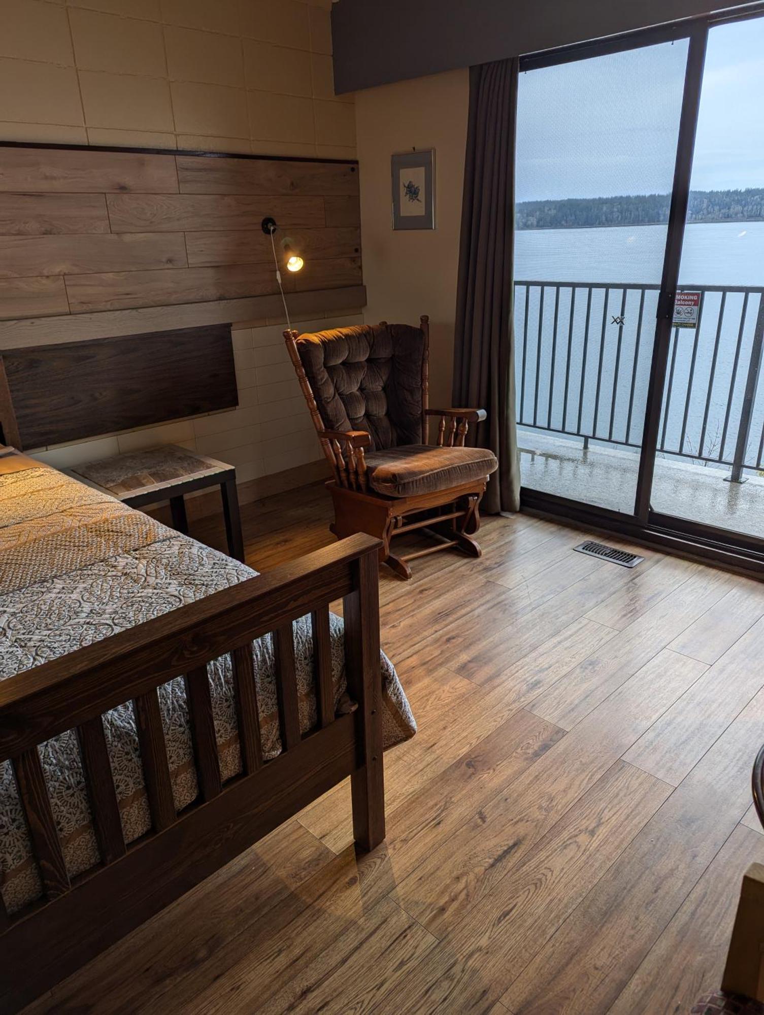 Above Tide Motel Campbell River Exterior foto